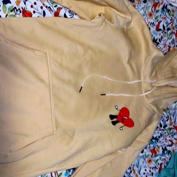 Bad Bunny Hoodie - Un Verano Sin Ti album - Medium Very Soft and Comfy - Picture 1 of 3